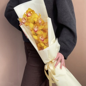 Букет из желтой орхидеи в Пересвете