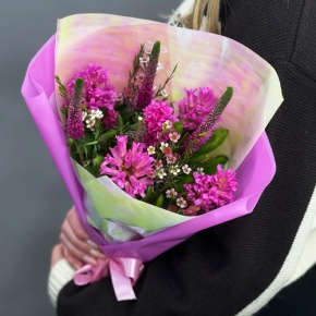 Букет "Вспышка" из гиацинтов, хамелациума и вероники в Пересвете