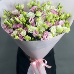 Нежный букет из 21 эустомы в Пересвете