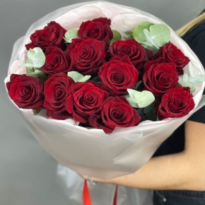Букет из 13 роз Эквадор Эксплорер (60 см) в Пересвете