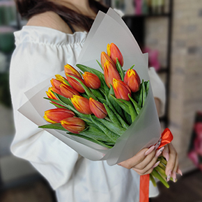 Букет из 15 огненных тюльпанов в Пересвете