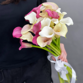 Букет из 21 каллы микс в Пересвете