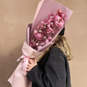 Букет из розовой орхидеи в Пересвете