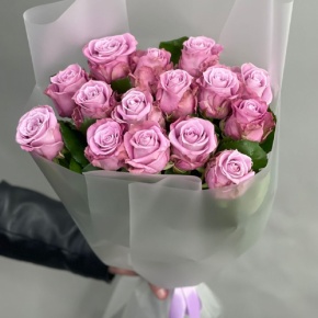 Монобукет из 15 малиновых роз Меритим (50 см) в Пересвете