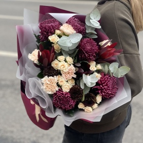 Букет "В каждом мгновении" из хризантем Бигоуди, кустовых роз, сафари, гербер Экзотик и диантусов в Пересвете