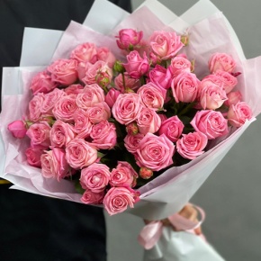 Букет из 11 нежных кустовых роз в Пересвете