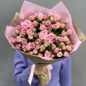 Букет  из 19 кустовых роз (60 см) в Пересвете