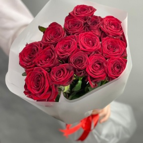 Букетик из 15 красных роз (60 см) в Пересвете