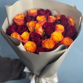 Букет из 25 Кенийских роз микс (40 см) в Пересвете