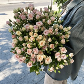Букет из 31 кустовой розы микс (70 см) в Пересвете