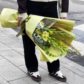 Букет "Нирвана" из гладиолусов, молюцеллы и эремуруса в Пересвете