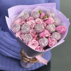 Букет из шоколадных пионов и кустовых роз в Пересвете