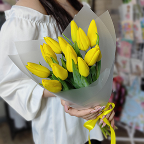 Букет из 15 жёлтых тюльпанов в Пересвете