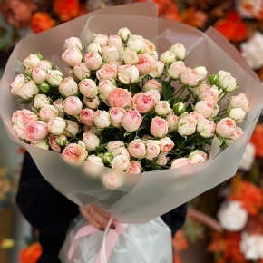 Букет из 35 нежных кустовых роз (40 см) в Пересвете