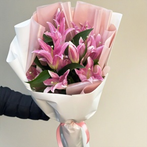 Монобукет из 9 ароматных розовых лилий в Пересвете