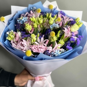 Букет "Загадка вечности" из гиацинтов, нерине, тюльпанов и оксипеталума в Пересвете