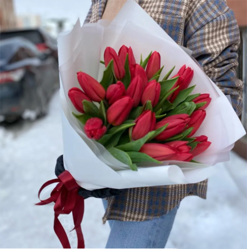 Букет красных тюльпанов в Пересвете