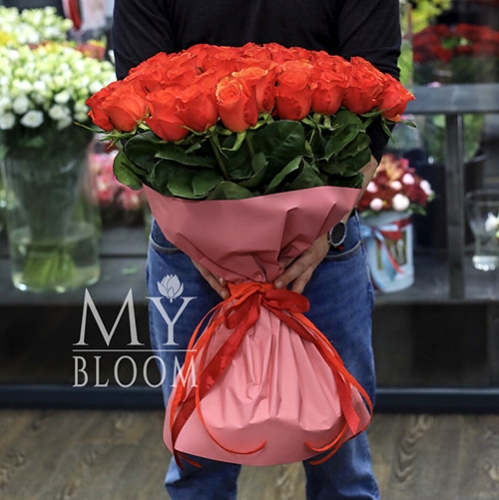 Букет 51 коралловая роза (60 см) в Пересвете