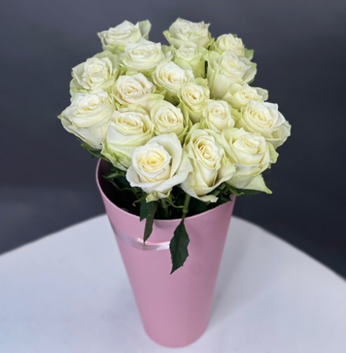 19 белых роз Кения в конусе в Пересвете